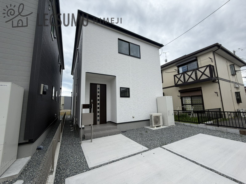 姫路市白浜町宇佐崎北１丁目/新築戸建の駐車場