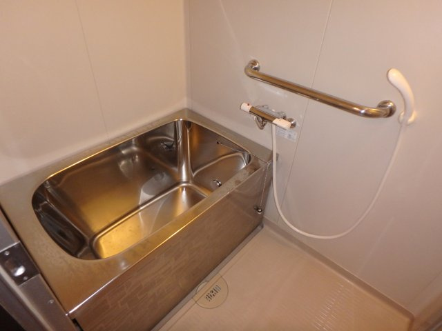 サニーコート住吉　A棟の浴室