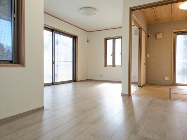 【居間・リビング】 | 緑区平山町　中古戸建