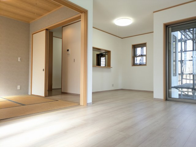 【居間・リビング】 | 緑区平山町　中古戸建