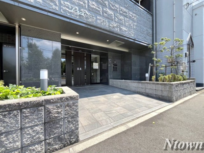 【エントランス】 | プレサンスNAGOYAファスト | 落ち着いたエントランスです