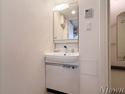 【独立洗面台】 | プレサンスNAGOYAファスト | 朝の支度にも助かる、独立の洗髪洗面化粧台