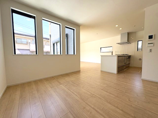 【居間・リビング】 | 福岡市南区皿山1丁目1期　1号棟（全1棟）【仲介手数料無料・0円】 | 施工例。施工例は完成時と異なる場合があります。