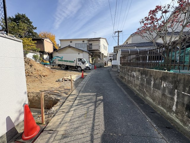 【その他】 | 福岡市南区皿山1丁目1期　1号棟（全1棟）【仲介手数料無料・0円】 | 現地写真。前面道路です。