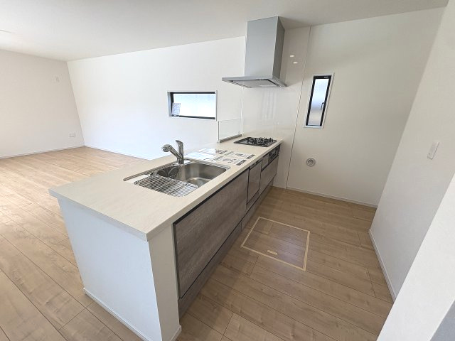 【キッチン】 | 福岡市南区皿山1丁目1期　1号棟（全1棟）【仲介手数料無料・0円】 | 施工例。施工例は完成時と異なる場合があります。