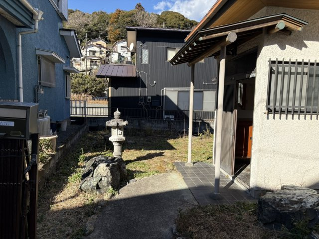 下田市　吉佐美のエントランス