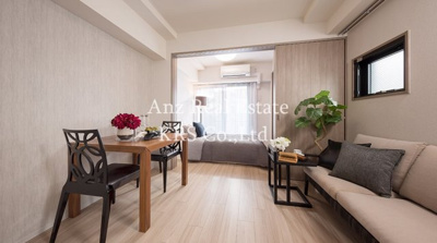 【居間・リビング】 | クレストコート靱公園 | 2面採光のお部屋！