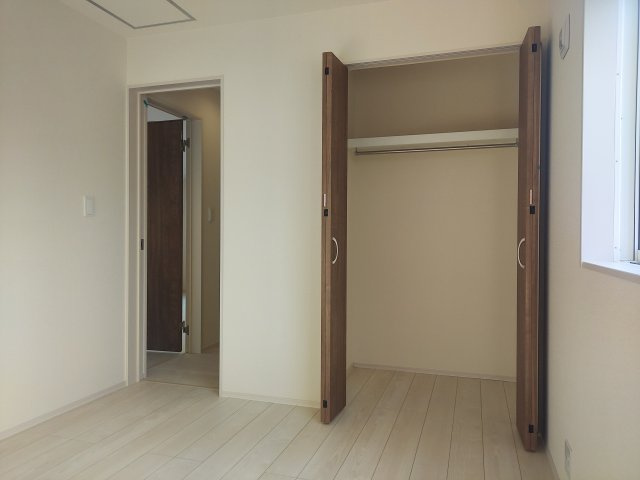 宝塚市泉町新築一戸建の洋室|2階洋室約5.25帖