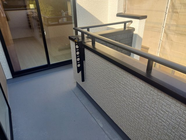 宝塚市泉町新築一戸建のバルコニー
