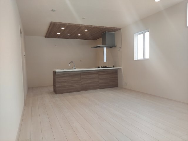 宝塚市泉町新築一戸建の居間・リビング