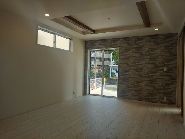 宝塚市泉町新築一戸建の居間・リビング