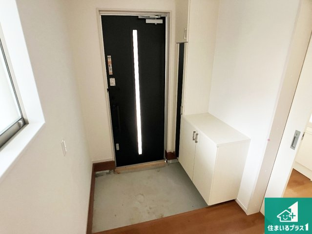 加古川市加古川町中津　第19期　新築一戸建ての玄関|シューズボックスにはたくさんの靴が収納できるので玄関周りはいつもスッキリ！ご家族が増えても安心！