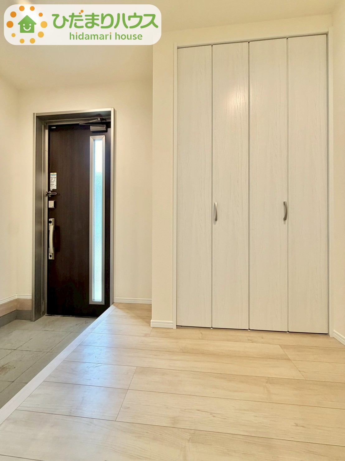 野田山崎2工区　新築戸建　2-F号棟の玄関|玄関がひろいので親子で並んで仲良く靴が履けますね(^^)/						
