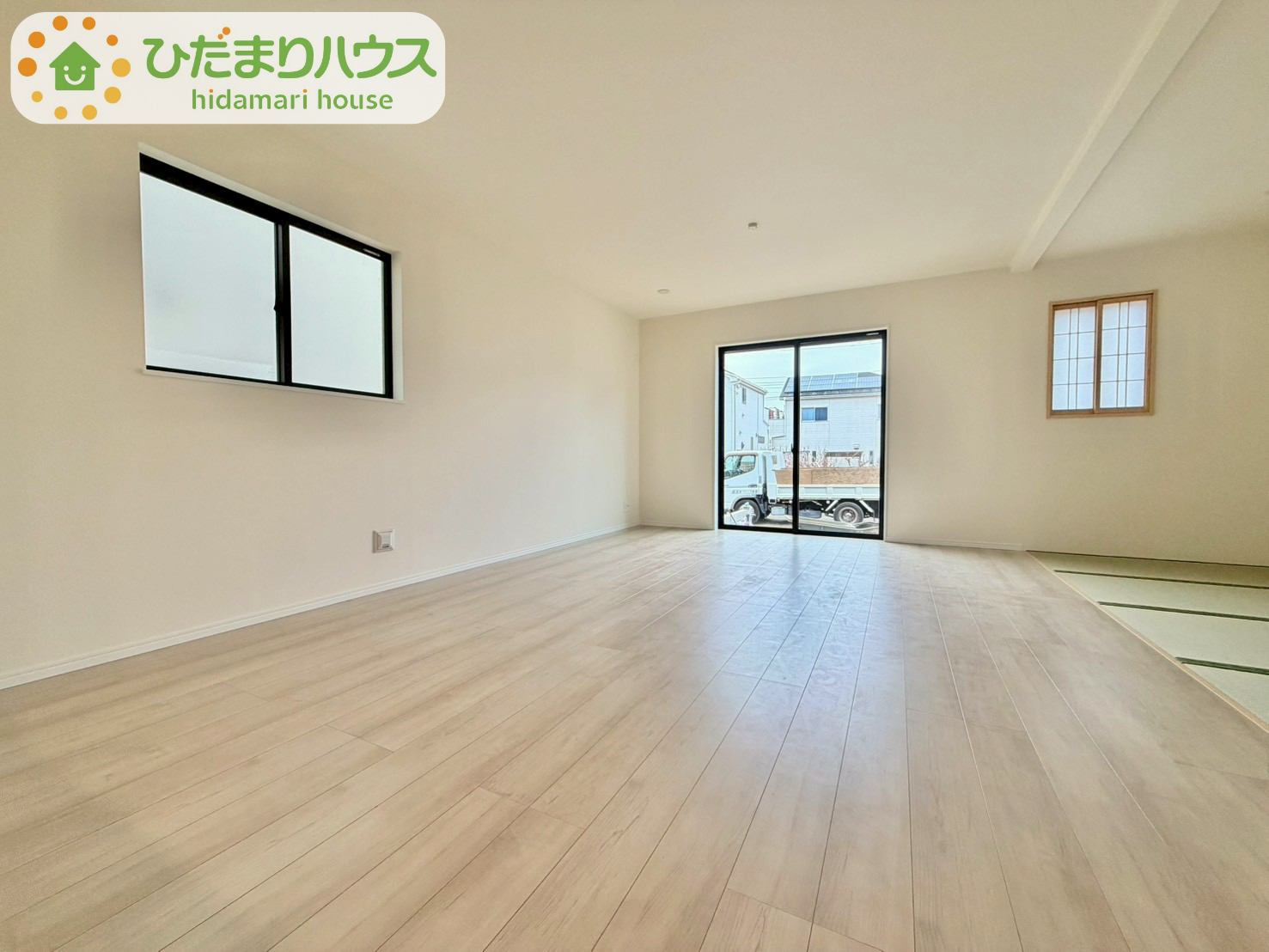 野田山崎2工区　新築戸建　2-F号棟の居間・リビング|お友達や親戚とホームパーティもいいですね(*^^*)						
