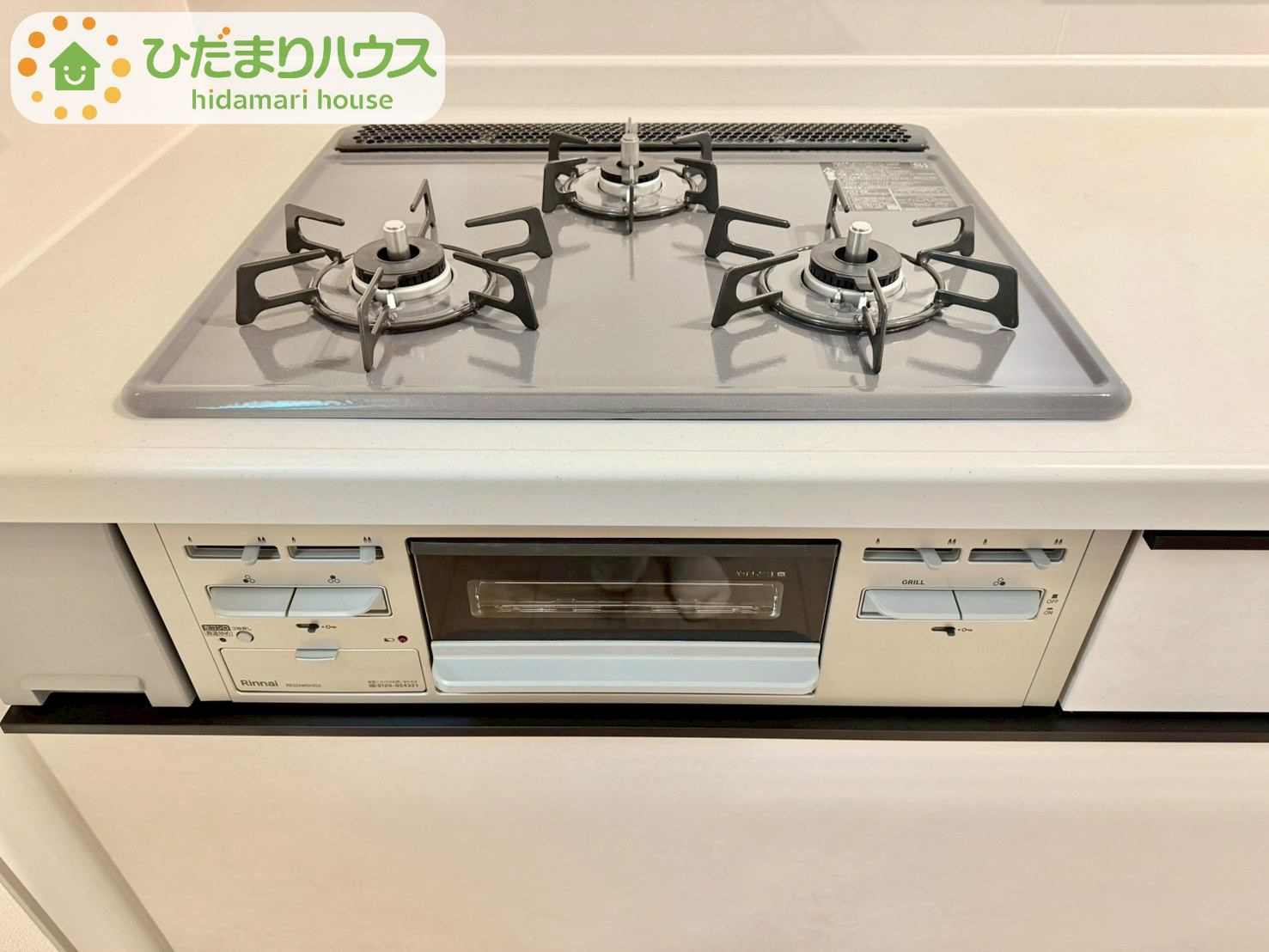 野田山崎2工区　新築戸建　2-F号棟のキッチン|3口コンロでお料理する時間も短くなりそうですね(*‘∀‘)						
