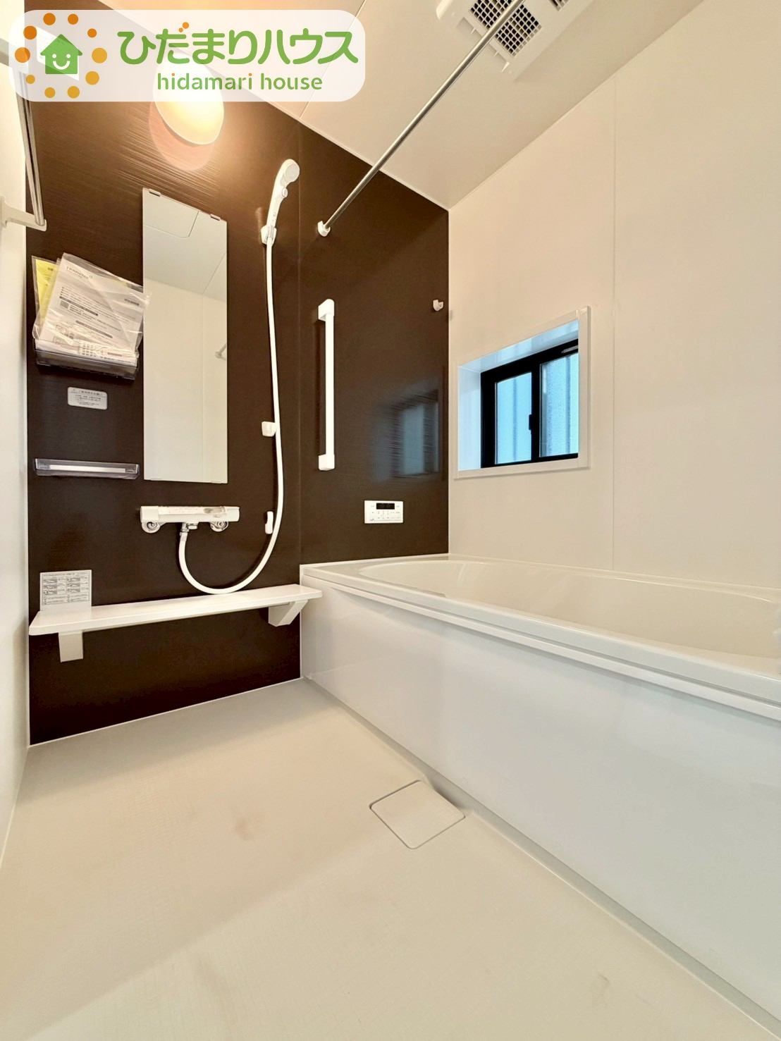 野田山崎2工区　新築戸建　2-F号棟の浴室|疲れが癒せる大きなバスタブ♪帰りが遅いご家族の方も気持ちよく入浴頂ける追焚き機能など設備も整っております(^^)/											
