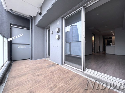 【バルコニー】 | プレサンス ロジェ 名古屋駅 NORTH FRONT | 暖かな日差しのふりそそぐバルコニー