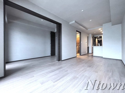 【居間・リビング】 | プレサンス ロジェ 名古屋駅 NORTH FRONT | こちらのリビングで趣味の時間をお楽しみください