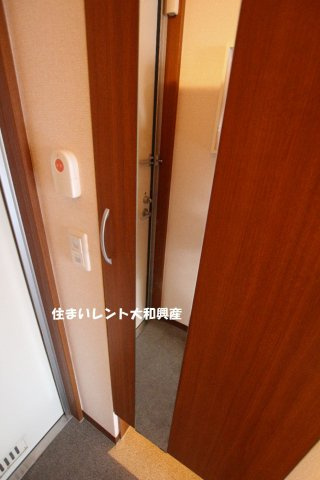 ヴィーブル草薙の玄関