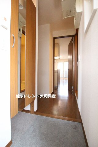 ヴィーブル草薙の玄関