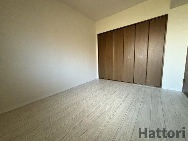 トゥールモンド森の洋室