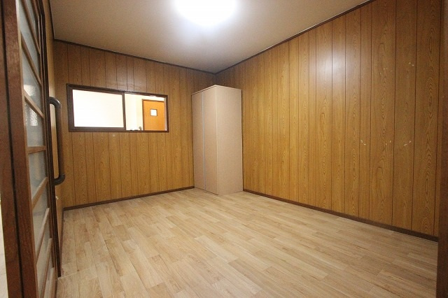 下田アパートの洋室