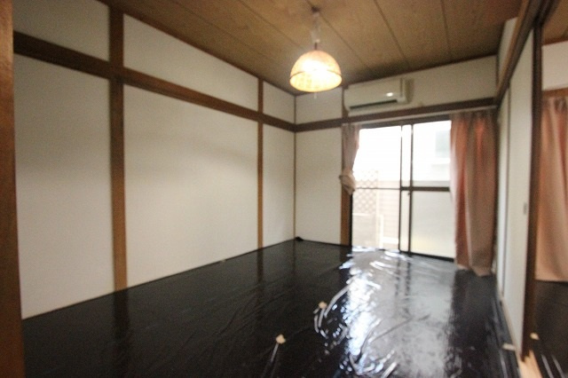 下田アパートの和室