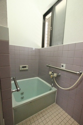 下田アパートの浴室