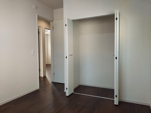 宝塚市南ひばりガ丘1丁目新築一戸建の洋室|2階北側洋室約5.2帖