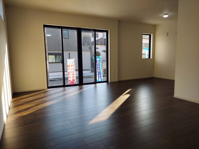 宝塚市南ひばりガ丘1丁目新築一戸建の居間・リビング