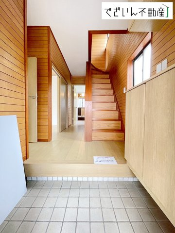 【玄関】 | 熊谷市拾六間　中古住宅   | 現地(2026年4月撮影)