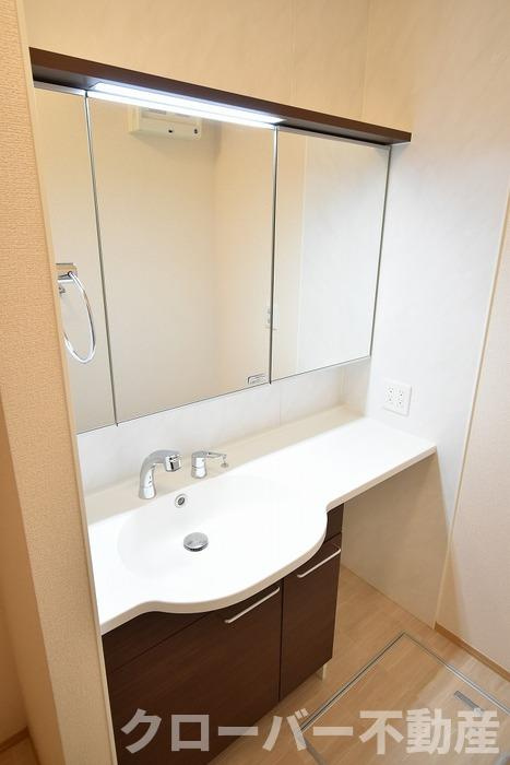 アリエッタ B棟の独立洗面台|洗髪洗面化粧台