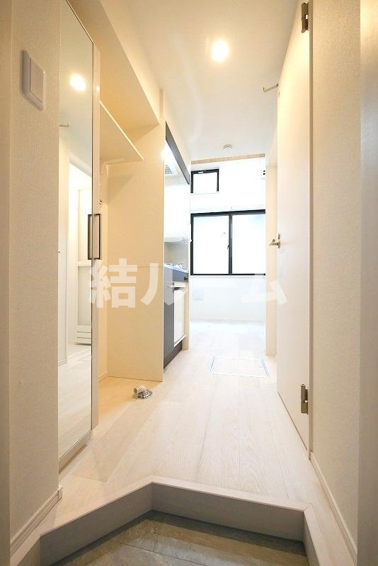 板橋区仲宿のアパートの玄関