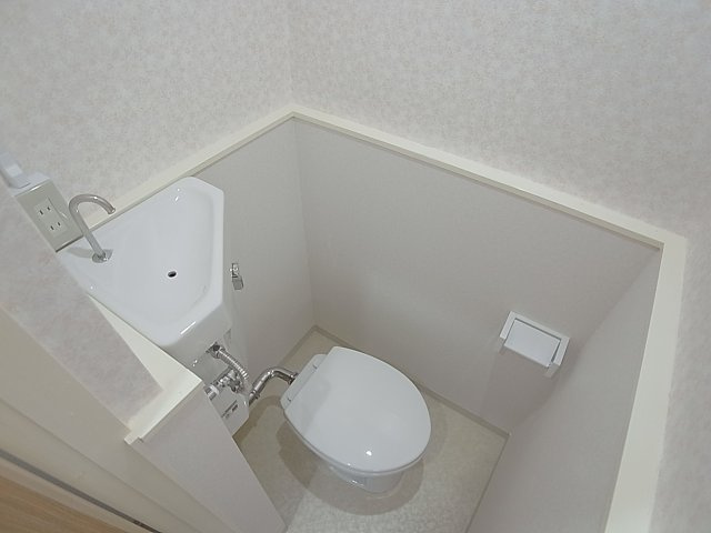 マンション平和のトイレ|トイレも綺麗に交換済み