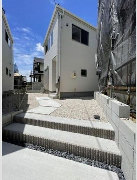 ドマーニ一色新町2号棟のエントランス|清潔なエントランスです