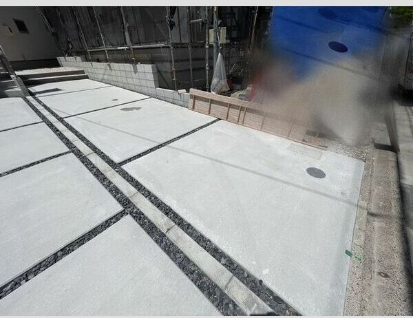 ドマーニ一色新町2号棟の駐車場|カースペースがあります