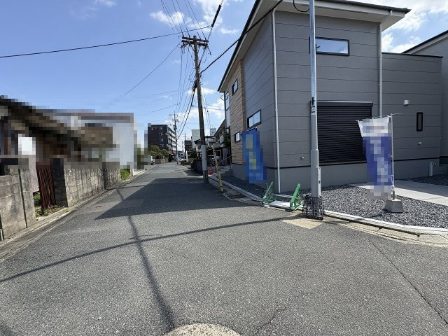 【その他】 | 福岡市南区警弥郷2丁目3期　1号棟（全2棟）【仲介手数料無料・0円】 | 現地写真。前面道路です。