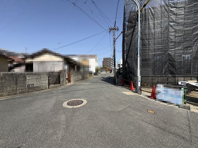 【その他】 | 福岡市南区警弥郷2丁目3期　1号棟（全2棟）【仲介手数料無料・0円】 | 現地写真。前面道路です。