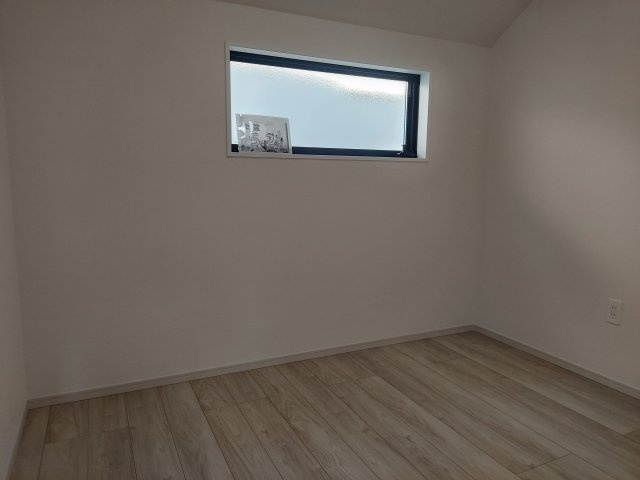 宝塚市南ひばりガ丘1丁目新築一戸建の洋室|2階洋室約4.2帖