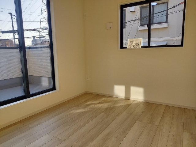 宝塚市南ひばりガ丘1丁目新築一戸建の洋室|2階南側洋室約5.2帖
