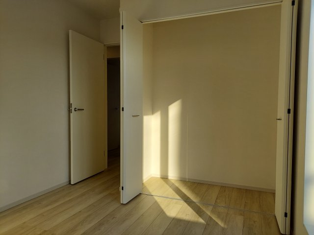 宝塚市南ひばりガ丘1丁目新築一戸建の洋室|2階南側洋室約5.2帖