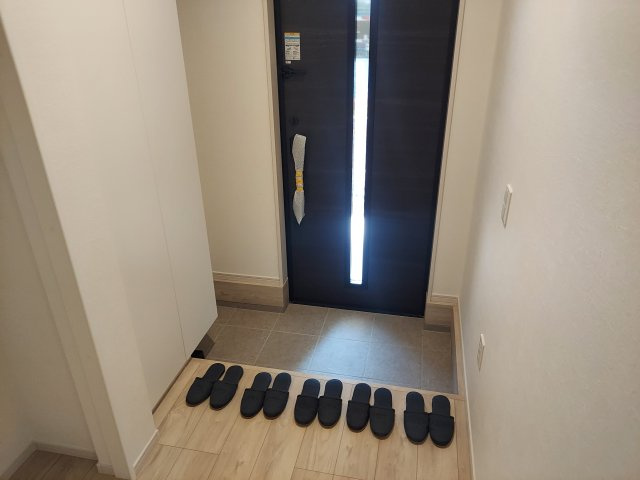 宝塚市南ひばりガ丘1丁目新築一戸建の玄関