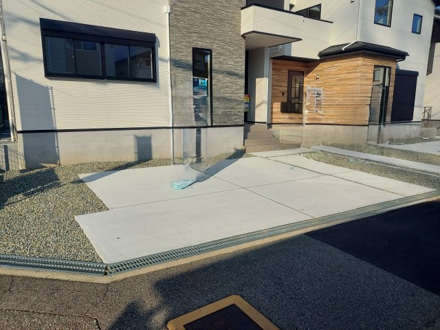 宝塚市南ひばりガ丘1丁目新築一戸建の駐車場