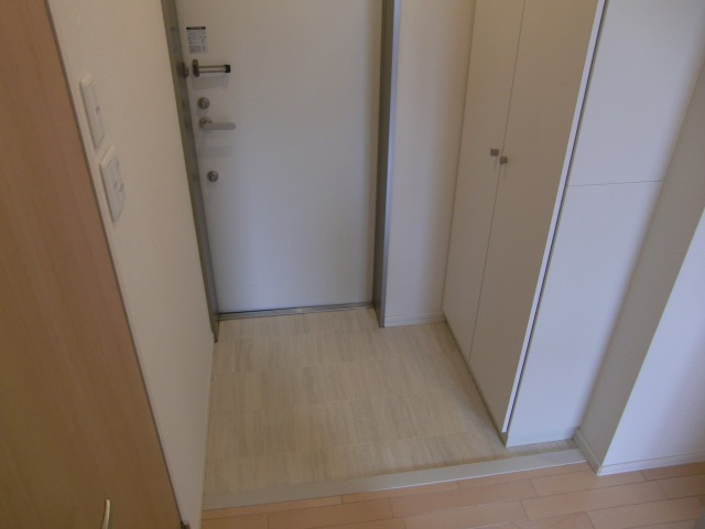 ヘーベルメゾン翠の玄関