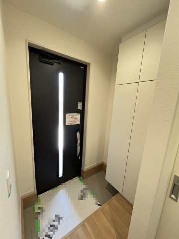 【玄関】 | 福岡市南区警弥郷2丁目3期　2号棟（全2棟）【仲介手数料無料・0円】 | 現地写真。