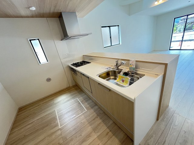 【キッチン】 | 福岡市南区警弥郷2丁目3期　2号棟（全2棟）【仲介手数料無料・0円】 | 施工例。施工例は完成時と異なる場合があります。