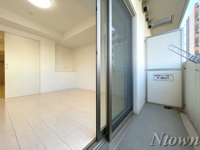 【バルコニー】 | カスタリア新栄II | 暖かな日差しのふりそそぐバルコニー