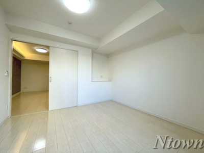 【居間・リビング】 | カスタリア新栄II | 使いやすい居間です