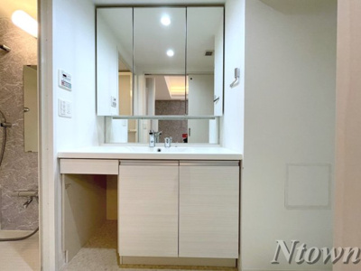 【洗面所】 | カスタリア新栄II | 毎日通るロビーはこのようになっています