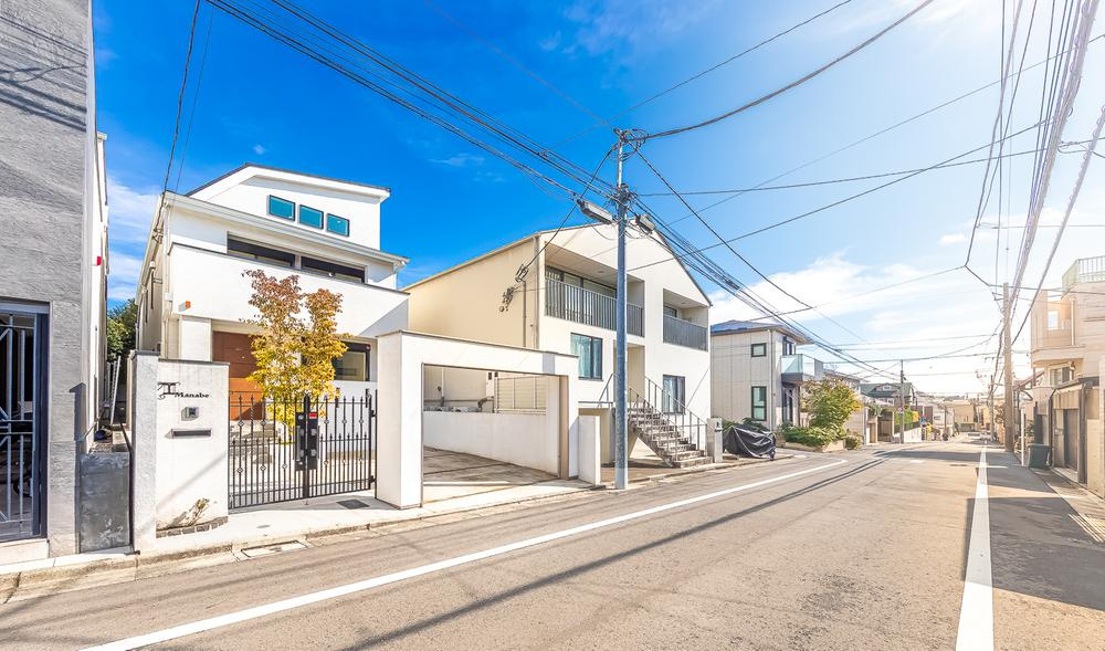 世田谷区奥沢　中古戸建の前面道路含む現地写真
